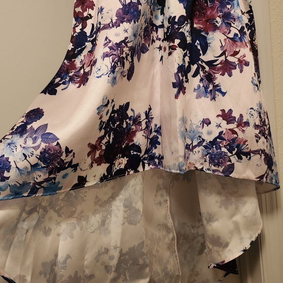 Emily Rose Lilac Floral Dress - Picture 4 of 9